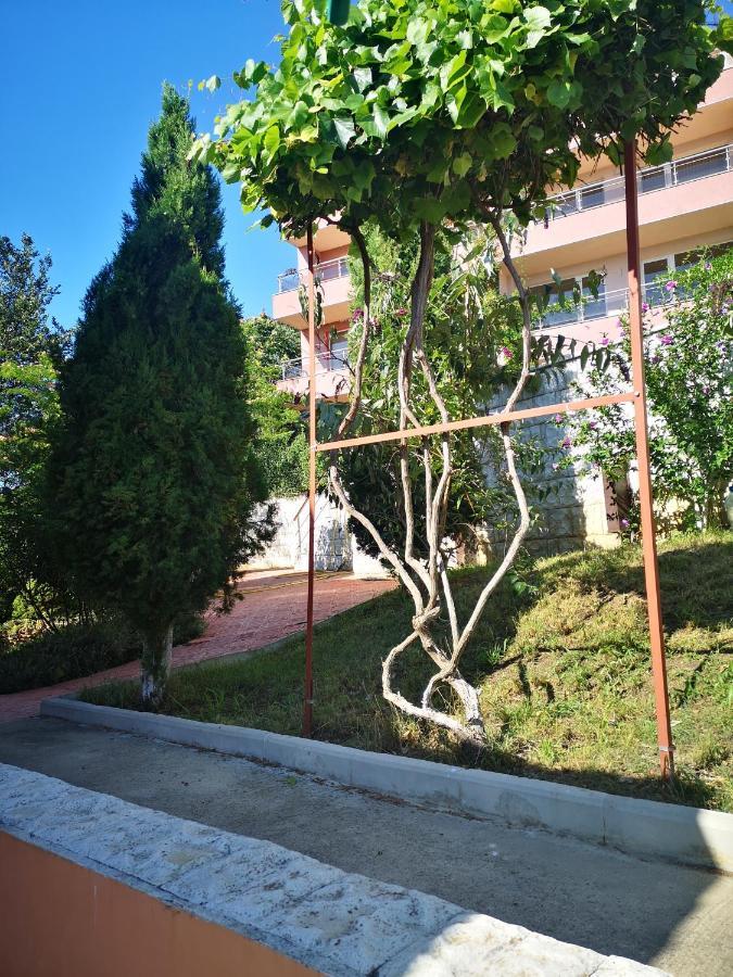 Apartamento Complex Karia III Kavarna Exterior foto