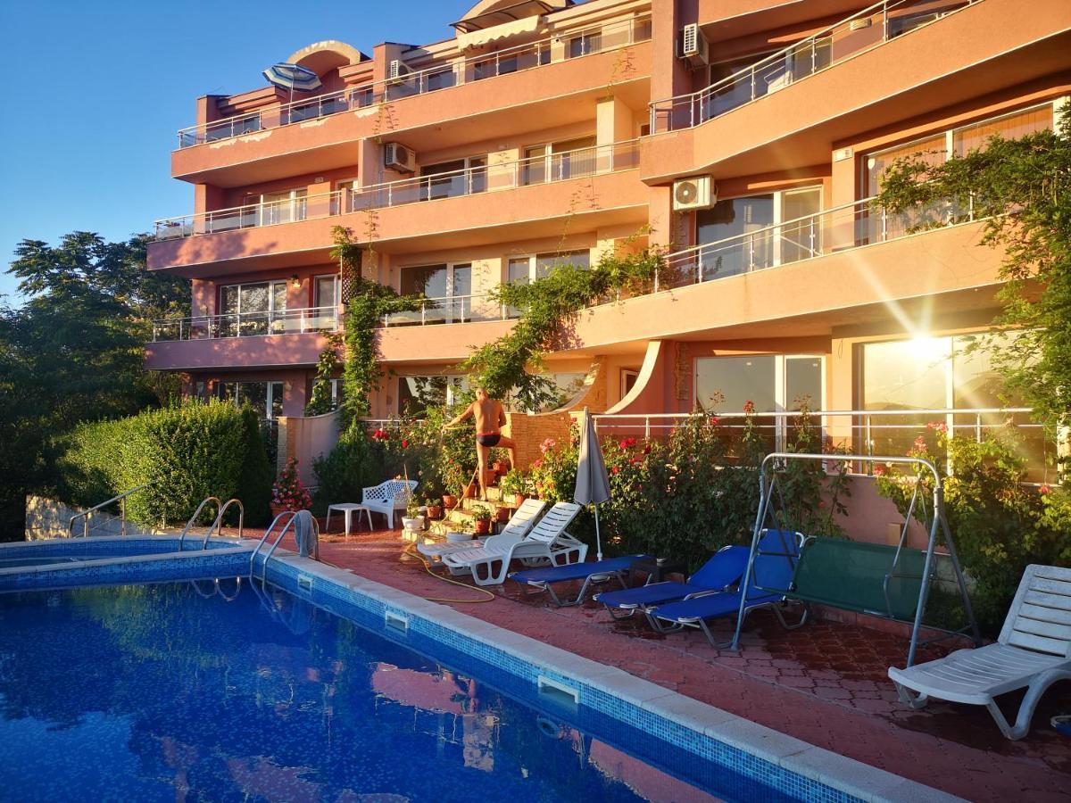 Apartamento Complex Karia III Kavarna Exterior foto