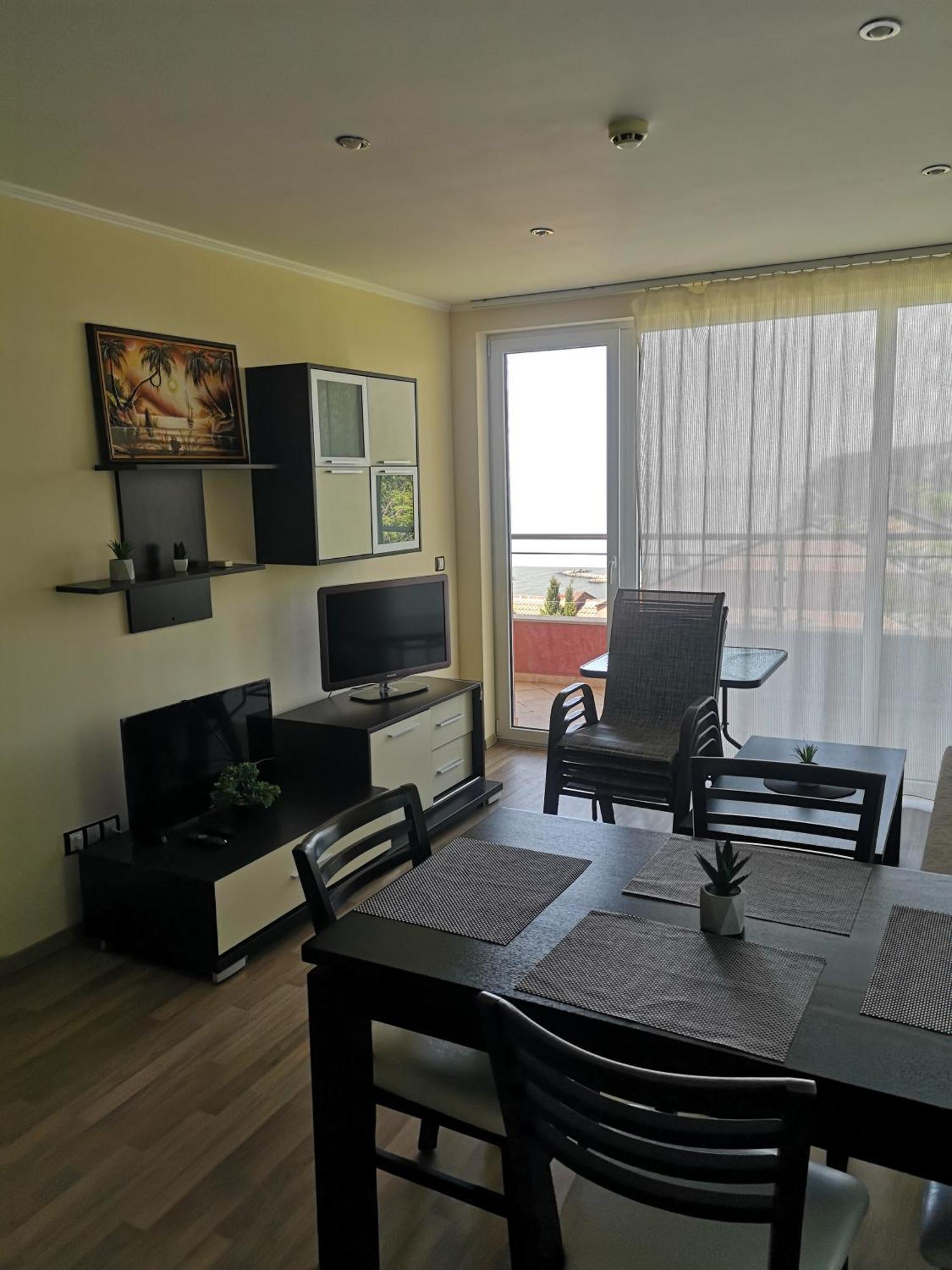 Apartamento Complex Karia III Kavarna Exterior foto