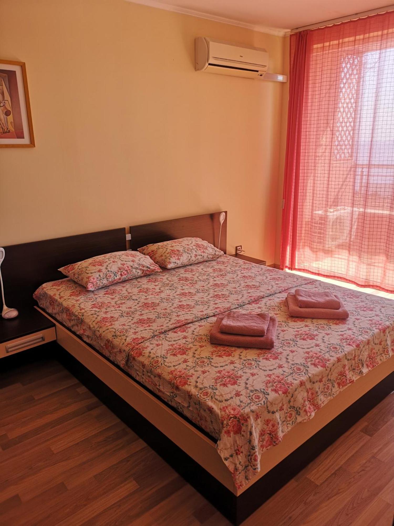 Apartamento Complex Karia III Kavarna Exterior foto