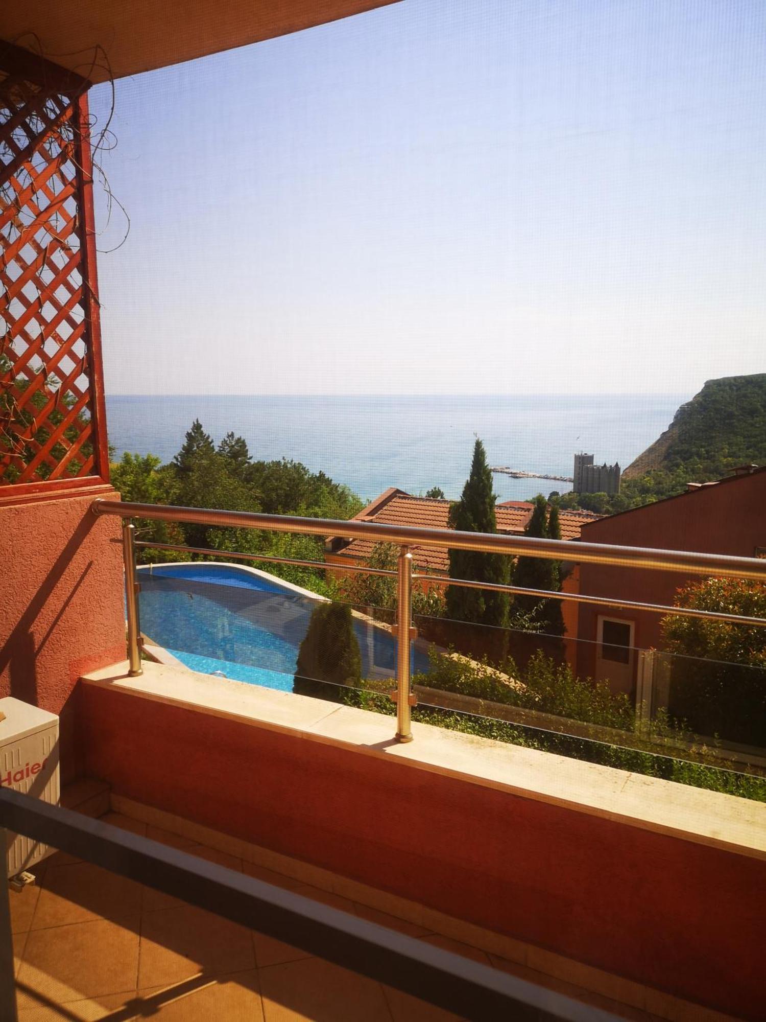 Apartamento Complex Karia III Kavarna Exterior foto