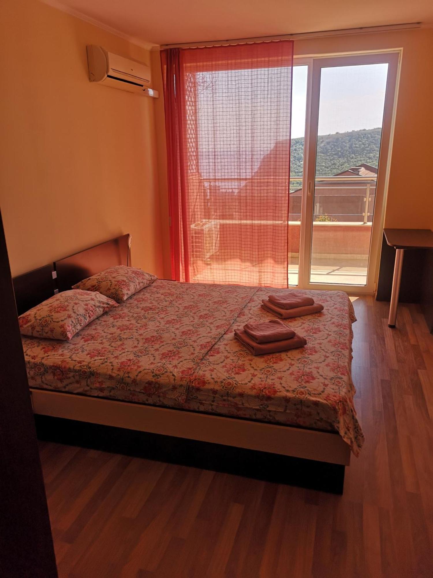 Apartamento Complex Karia III Kavarna Exterior foto
