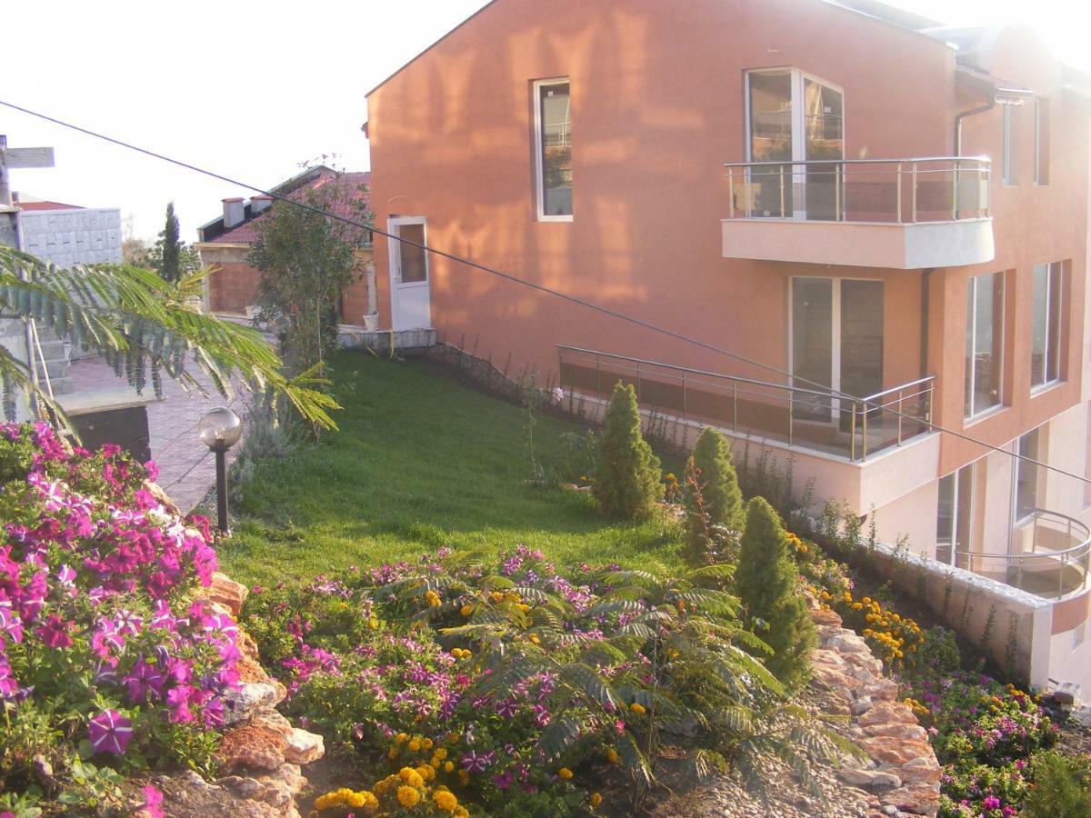 Apartamento Complex Karia III Kavarna Exterior foto