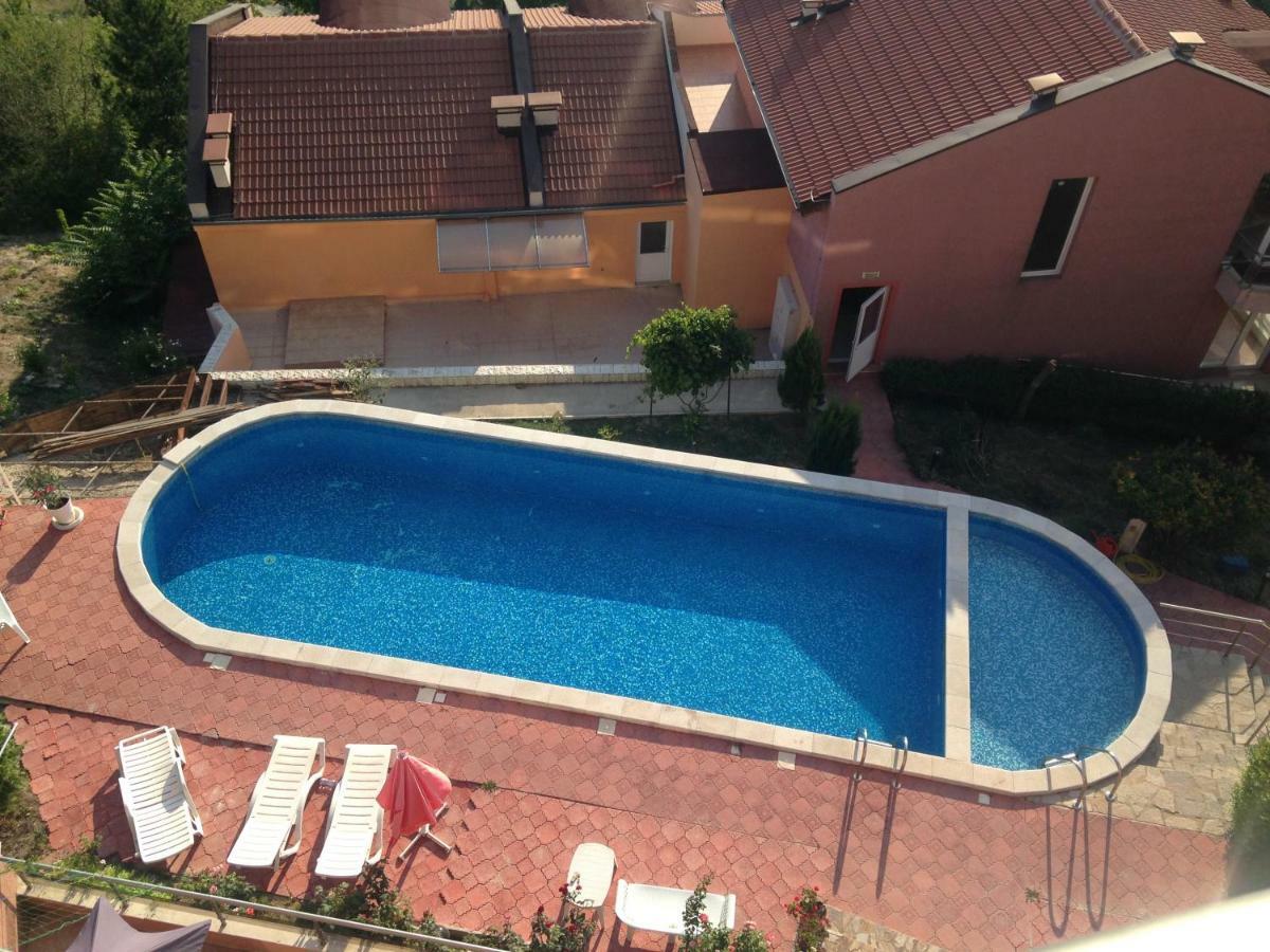Apartamento Complex Karia III Kavarna Exterior foto
